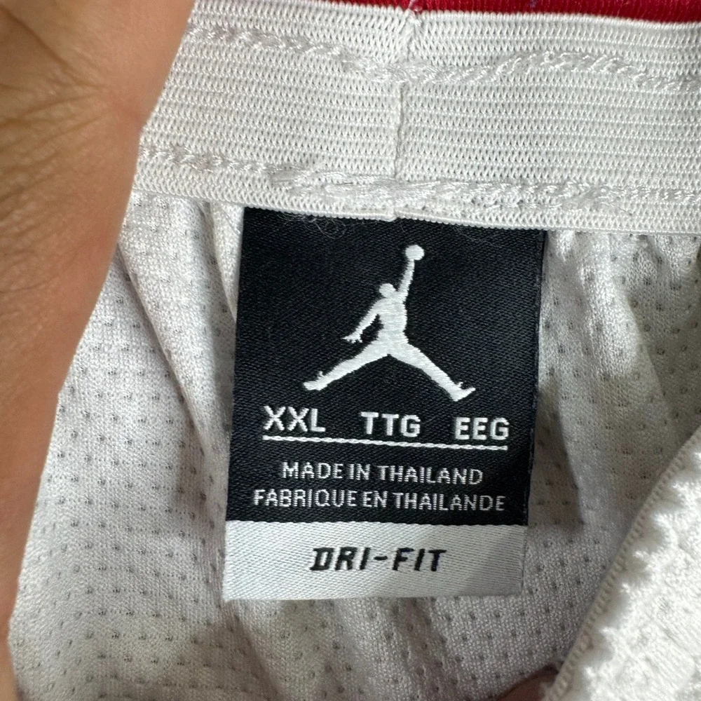 Jordan Shorts Mens Size XXL White Red Dri-Fit Mesh Athletic Basketball Graphic